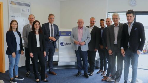 Wirtschaftsdelegation des Lahn-Dill-Kreises besucht MedTec Medizintechnik GmbH in Wetzlar