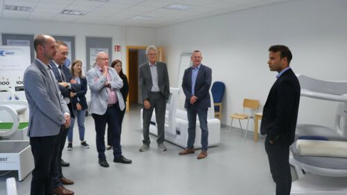 Wirtschaftsdelegation des Lahn-Dill-Kreises besucht MedTec Medizintechnik GmbH in Wetzlar